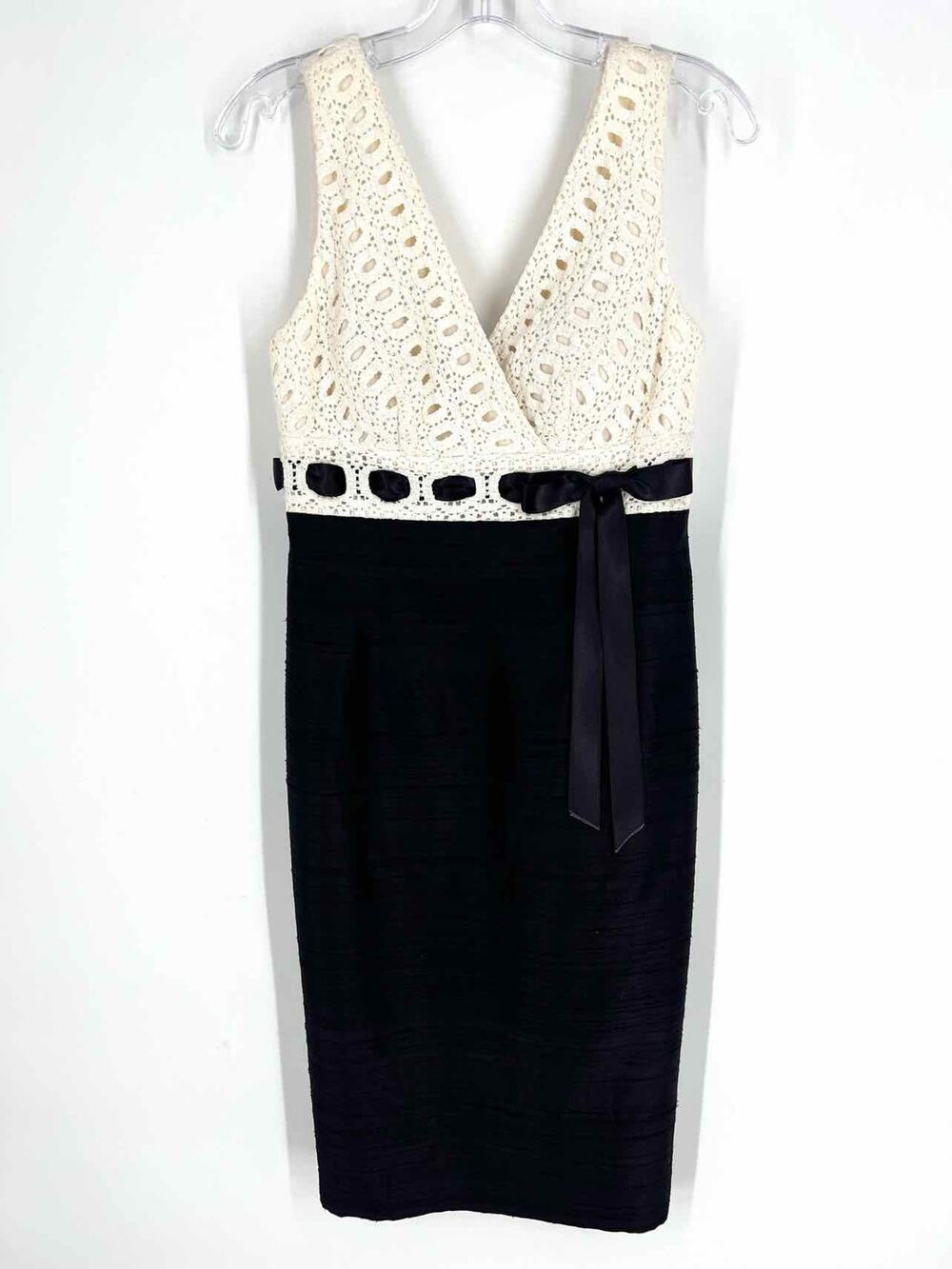 Kay Unger Size 6 Ivory/Black Crochet Taffeta Designer Dress